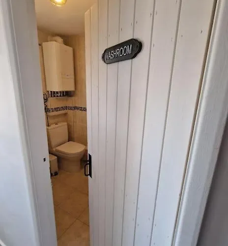 Black Cat - بيت للعطل *